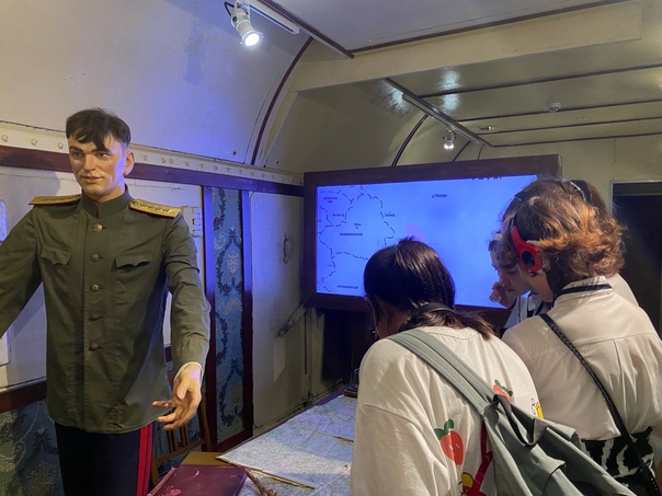 Обучающиеся МАОУ СОШ № 18 имени Героя Социалистического Труда А.И. Максакова 23 апреля 2024 года посетили передвижной музей «Поезд Победы».